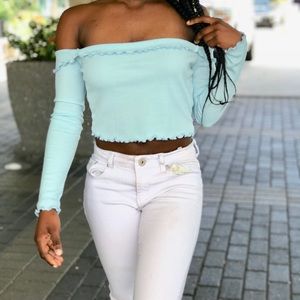 Off shoulders  crop top